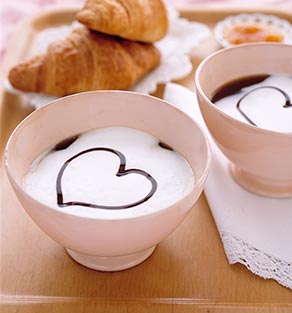 martha_stewart_heart_shaped_coffee.jpg