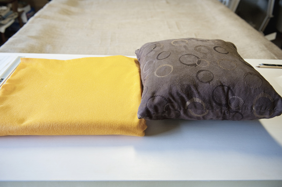 Felt-Sunflower-Pillow-01 dekoratif yastık yapımı