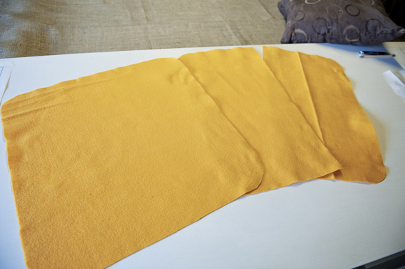 Felt-Sunflower-Pillow-03 dekoratif yastık yapımı