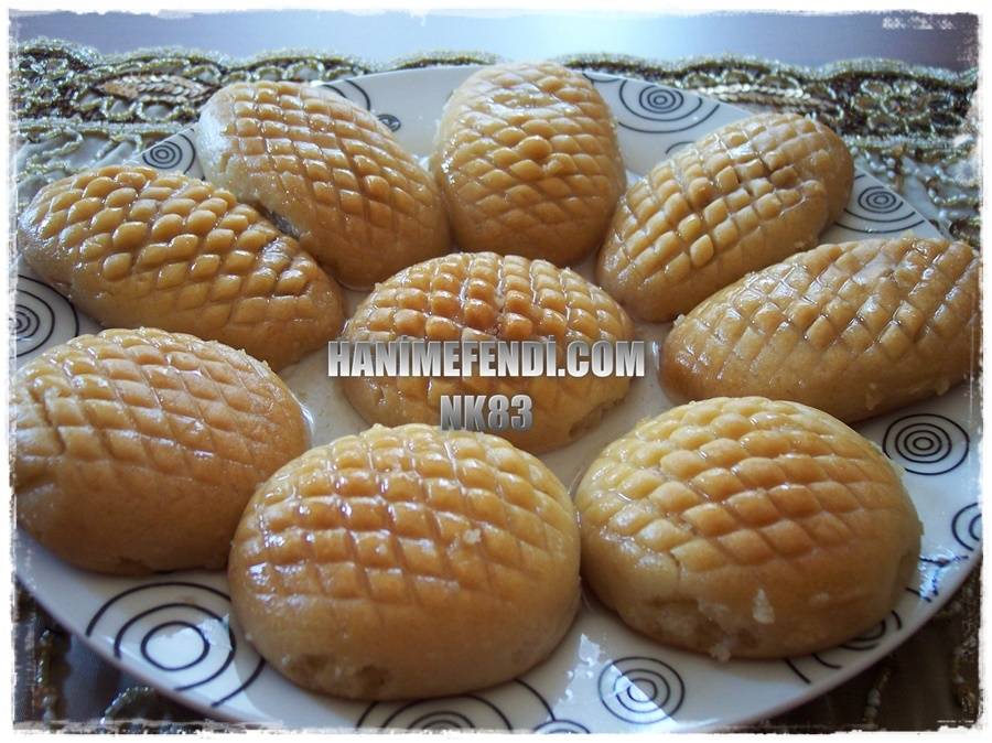 Fritözün süzgeci kullanılarak desen verildi.jpg