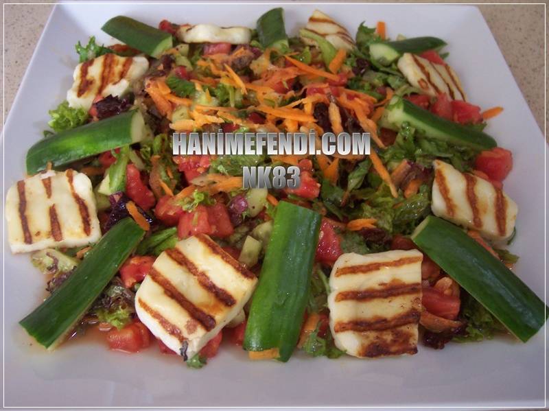 Hellimli Salata.jpg