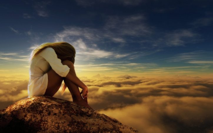 sad_lonely_woman_desktop_wallpaper-724x453.jpg