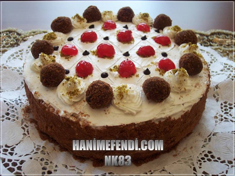 Truflu Doğumgünü Pastası.jpg