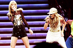 tumblr_489614cf60861b49a15e1a890674512c_d1b5c4a6_250.gif