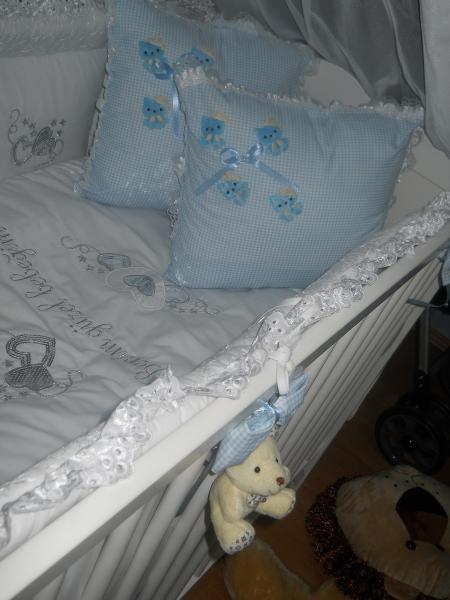 Yastıklar annemin el emeği.