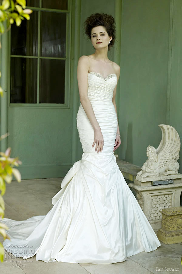 ian-stuart-2012-miami-wedding-dress.jpg