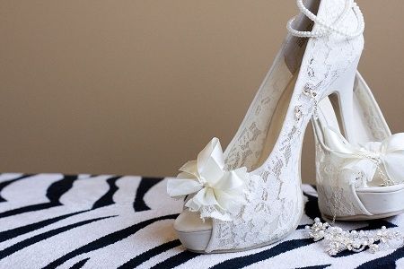 65025-White-Lace-With-Pearls-Shoes.jpg