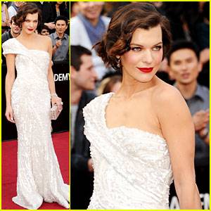 milla-jovovich-oscars-2012.jpg