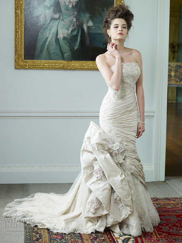 ian-stuart-2012-wedding-dresses.jpg