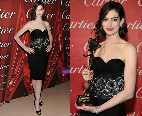 79f75ecb92e32442_Anne-Hathaway-in-Balmain.jpg