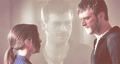 tumblr_mk07pn8Xhb1rqalkio1_r1_500.gif