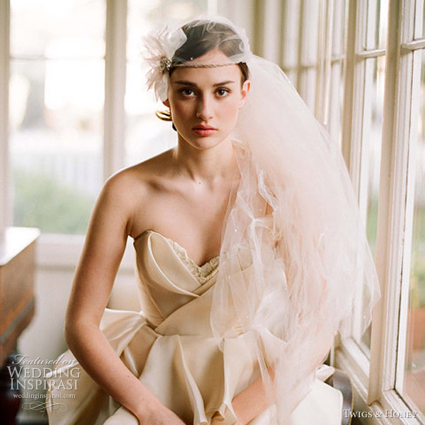 twigs-and-honey-2012-bridal-collection-halo-veil.jpg