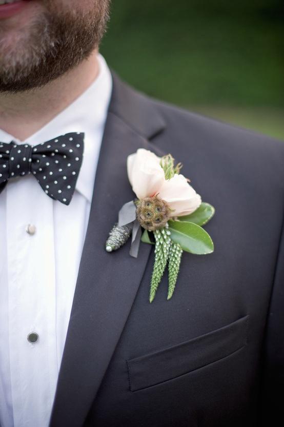 boutonnieres-for-the-boys.jpg