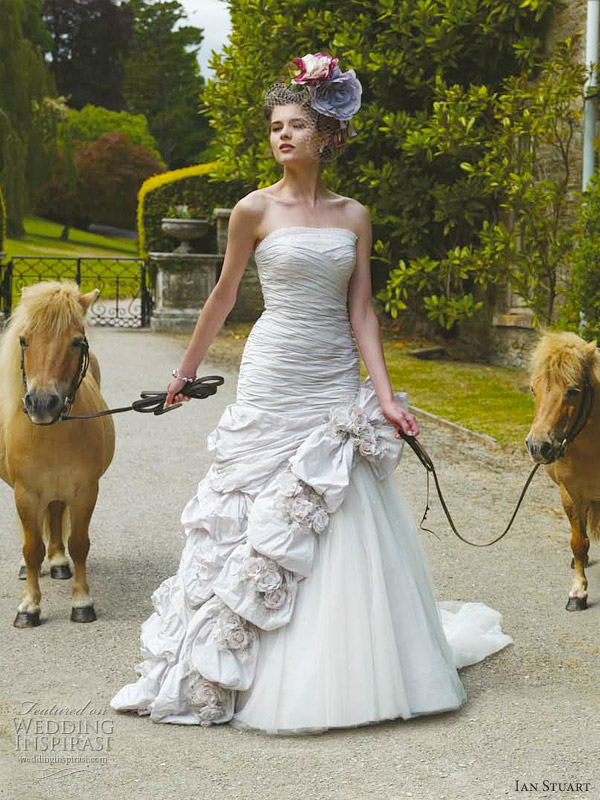 ian-stuart-wedding-dress-2012.jpg