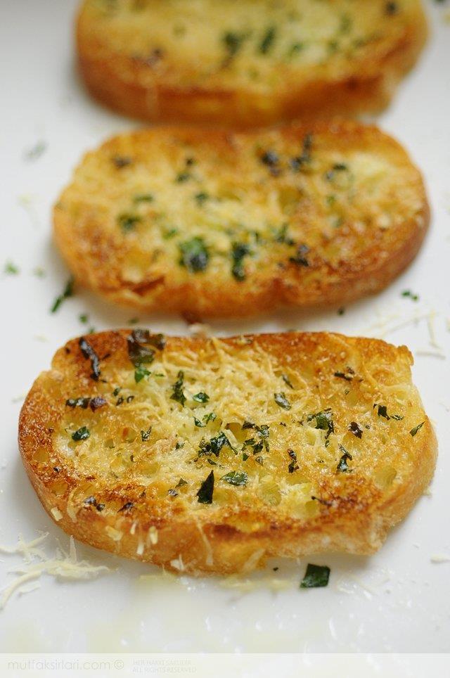parmesanli_sarimsakli_ekmek.jpg