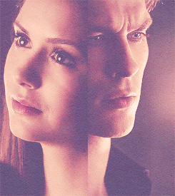 Damon-Elena-3-damon-and-elena-33942811-245-275.gif