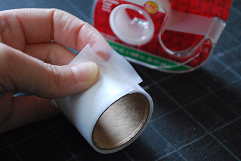 recycled-fabric-napkin-rings-from-saran-wrap-tubes_13.jpg
