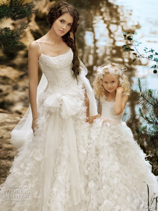 papilio-2011-romantic-wedding-dress.jpg