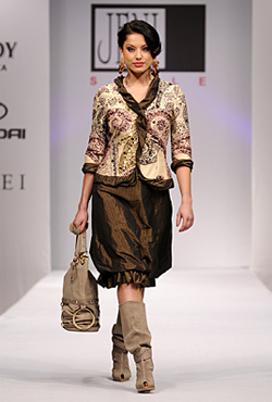 Trends-ss2010-Jeni-19.jpg