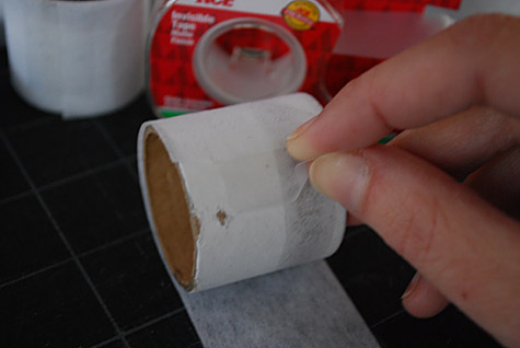 recycled-fabric-napkin-rings-from-saran-wrap-tubes_5.jpg
