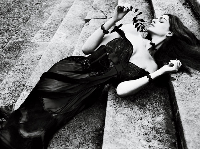 gotik-guzel-anne-hathaway-1565257.Jpeg