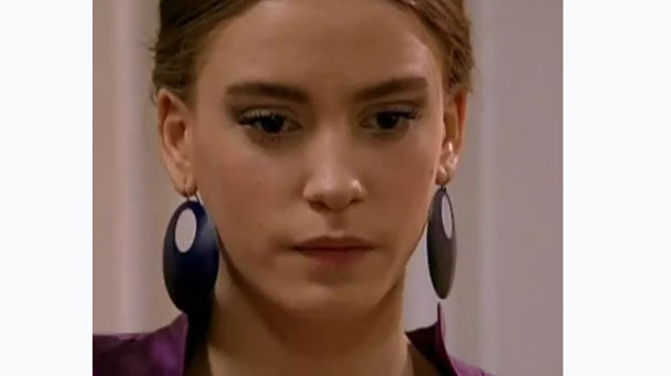 serenay-in-yerine-sosyetik-guzel-2592161.Jpeg