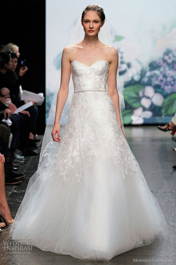 monique-lhuillier-wedding-dress-2012.jpg