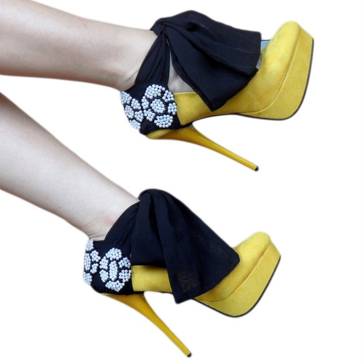 heelcondom1.jpg
