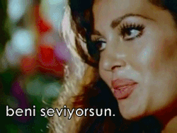 tumblr_m88o3kSxtM1r7u936o1_r1_250.gif