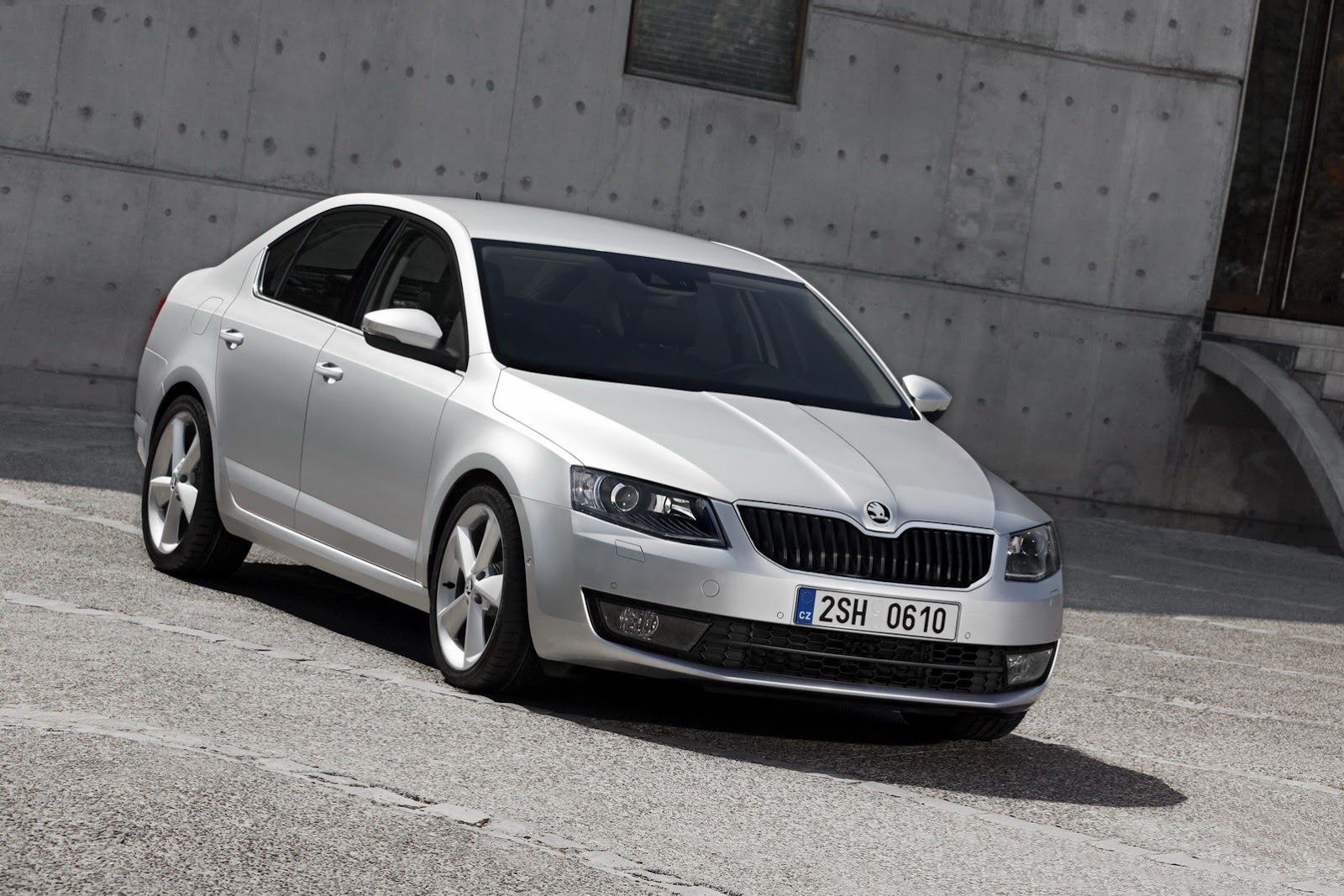 2013-Skoda-Octavia-Sedan-3.jpg