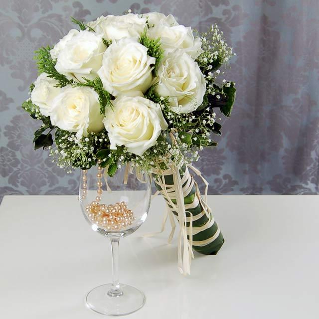 faux+pearls+wedding+flowers+%284%29.jpg