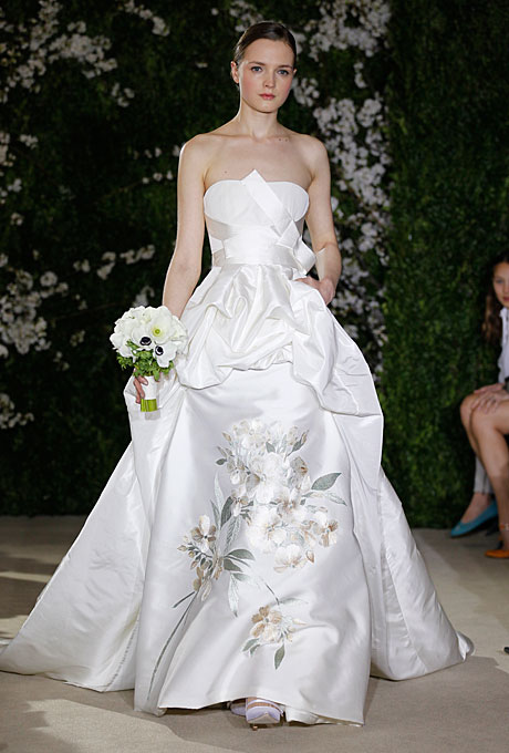 new-carolina-herrera-wedding-dresses-spring-2012-015.jpg