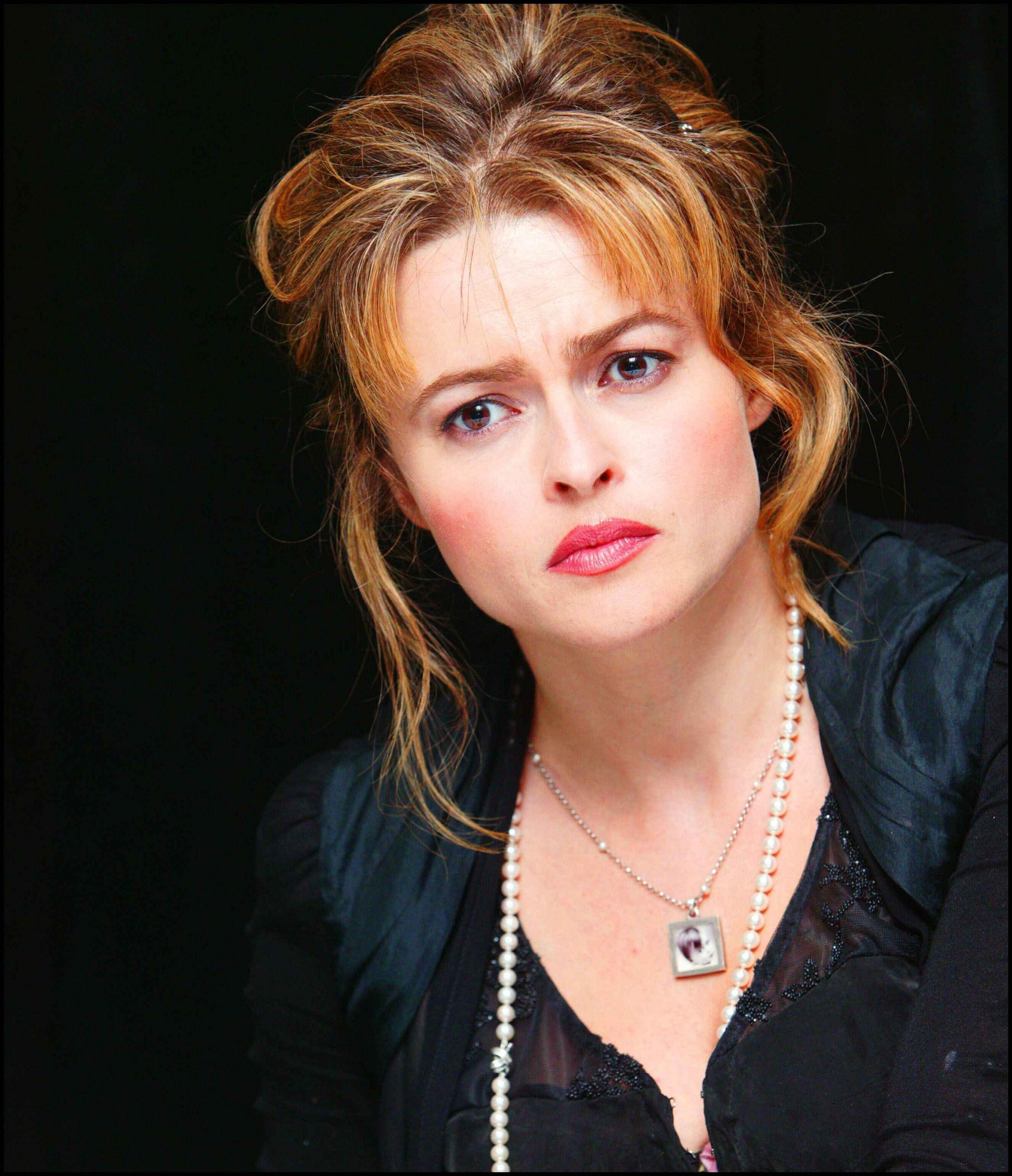 Helena-Bonam-Carter-helena-bonham-carter-14731628-2201-2560.jpg