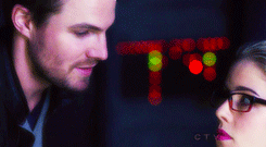 Oliver-and-Felicity-oliver-and-felicity-33524497-245-135.gif
