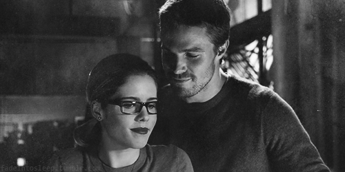 Manips-oliver-and-felicity-33807443-500-250.png