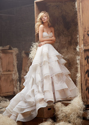 hayley-paige-bridal-english-net-geometric-natural-ball-gown-twist-sweetheart-horsehair-tiered-chapel-6400_lg.jpg