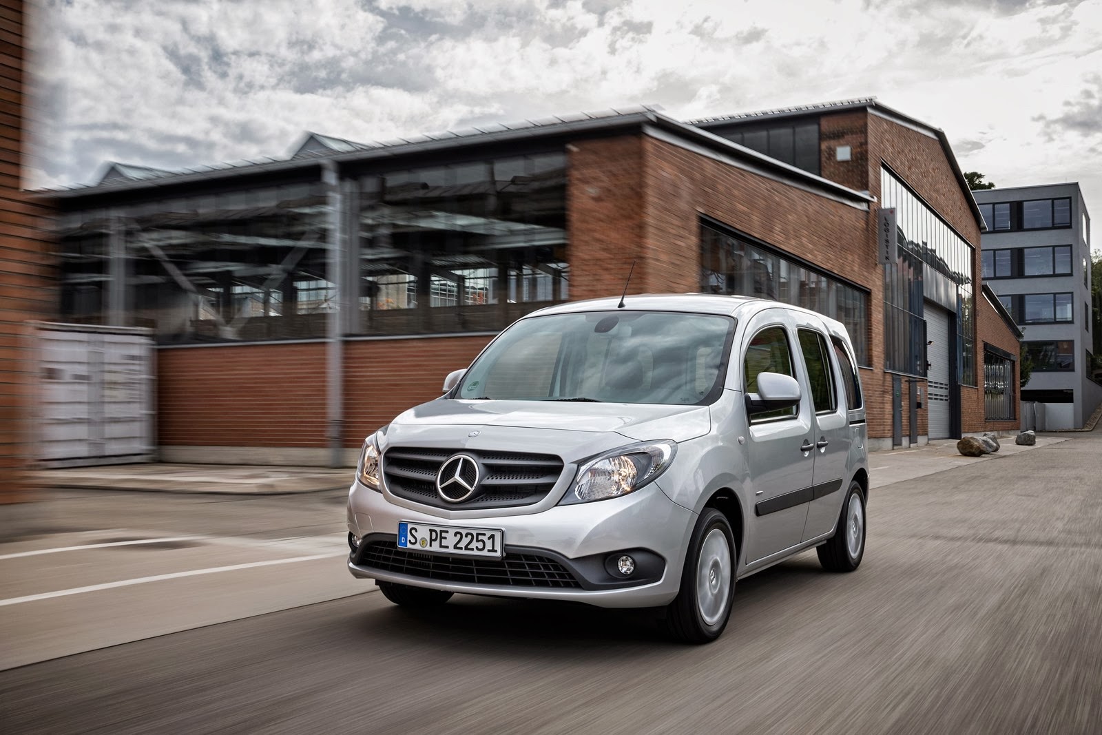 2014-Mercedes-Citan-112-1.jpg