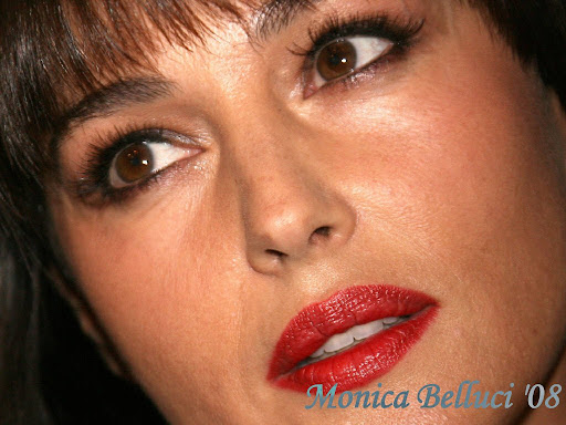 Monica-Belluci-Wallpapers186.jpg