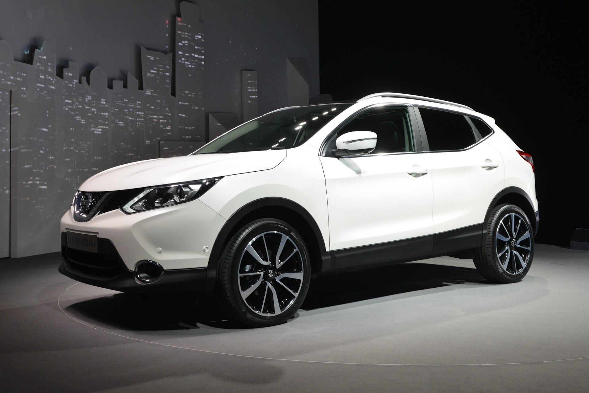Nissan-Qashqai-2014-4.jpg