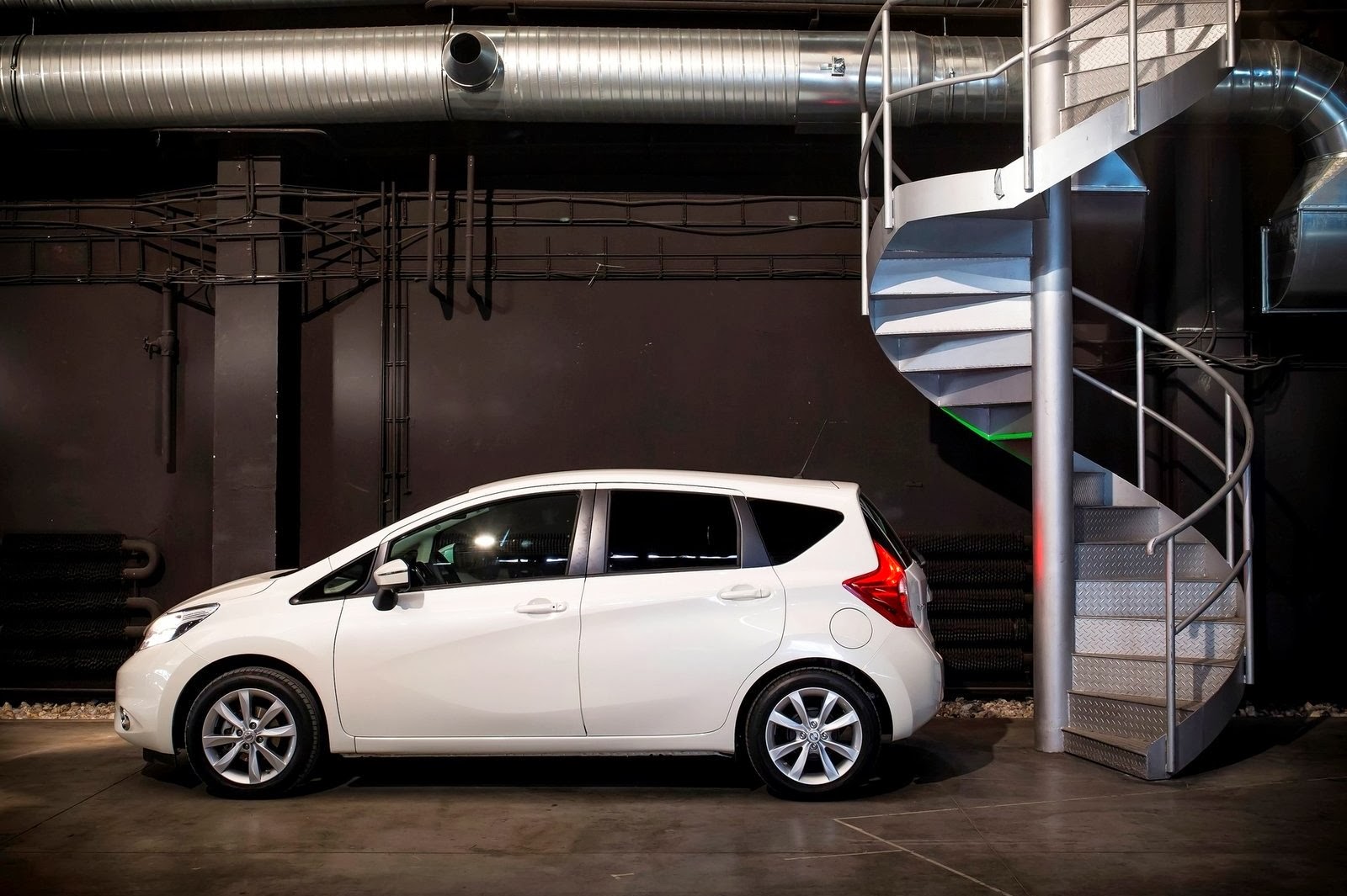 Yeni-Nissan-Note-2014-14.jpg