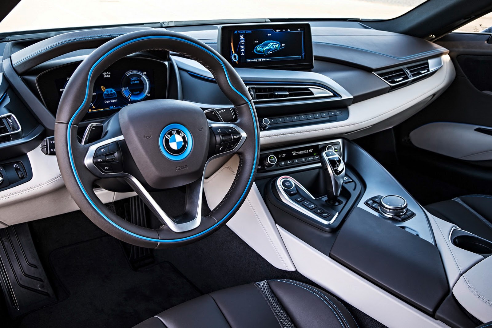 2014-BMW-i8-35.jpg
