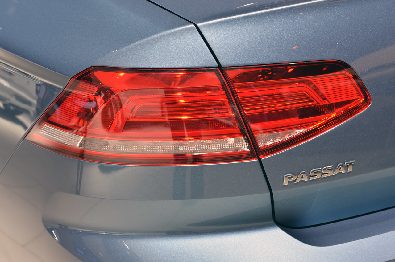 VW-Passat-2015-10.jpg