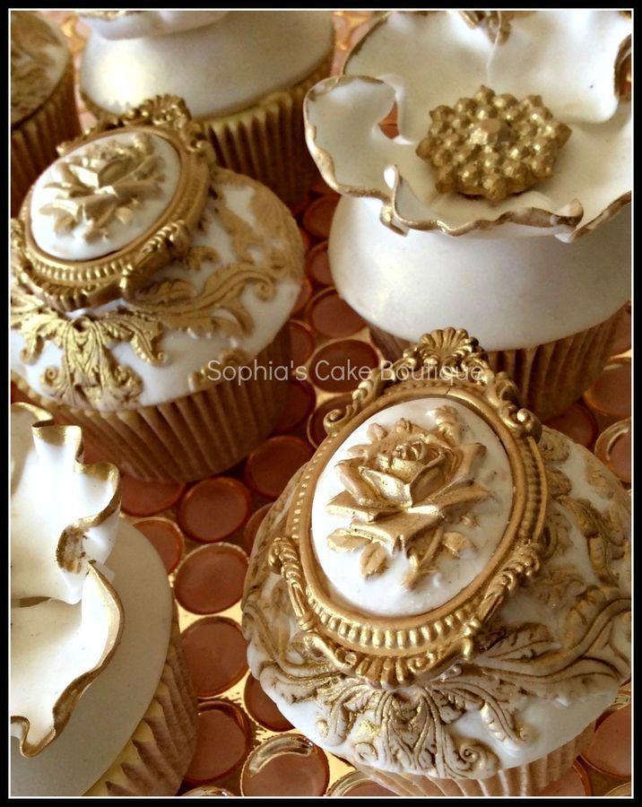 rococo-cupcakes-round-wedding-cakes.jpg
