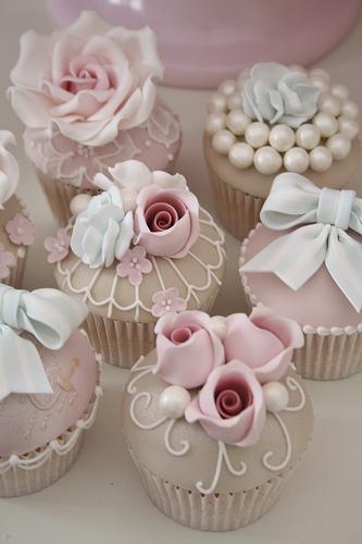 luxury-vintage-cupcakes.jpg