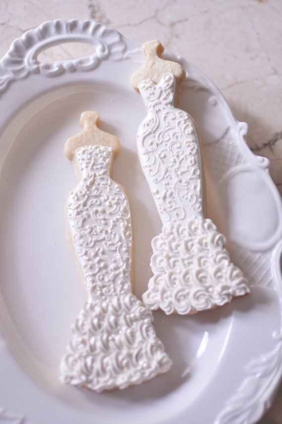 10-mermaid-gown-cookies-lace-wedding-dress-cookies-bridal-shower-cookies-new.jpg