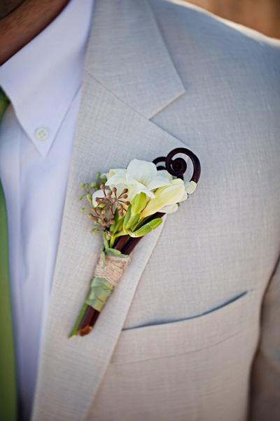 boutonnieres-for-the-boys.jpg