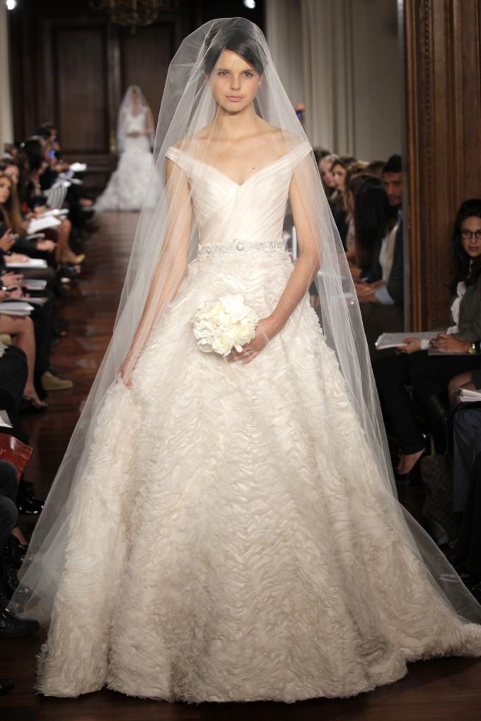 romona-keveza-wedding-dress-fall-2012-bridal-gowns-fairytale-ballgown-off-shoulder__full.jpg