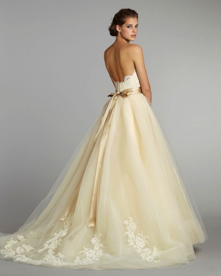 fall-2012-wedding-dress-lazaro-bridal-gowns-3251-b__full.jpg