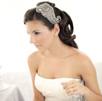 10-gorgeous-bridal-veils-wedding-hair-accessories-bethany-lorelle-beaded-headpiece__teaser.jpeg