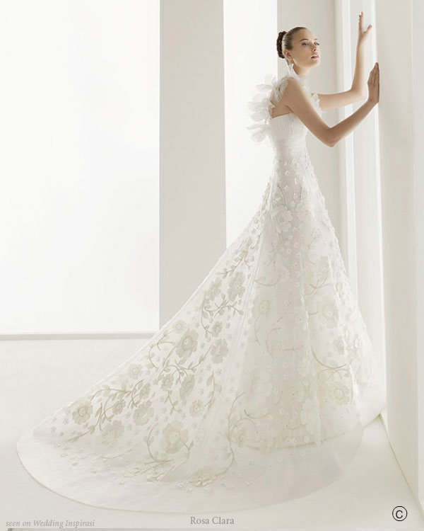 floral_wedding_gown.jpg